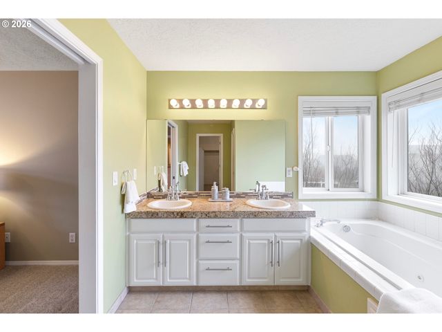 1410 INDEPENDENCE Ave, Woodburn, OR 97071