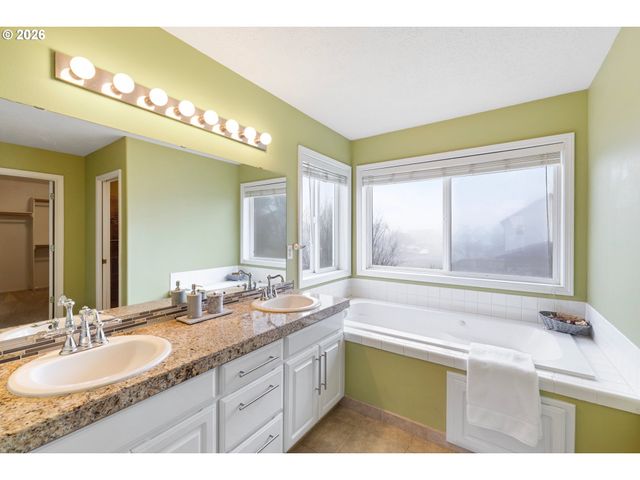 1410 INDEPENDENCE Ave, Woodburn, OR 97071