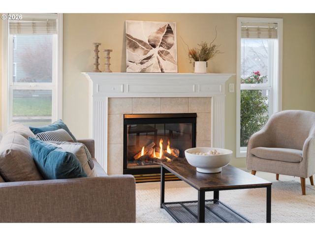 1410 INDEPENDENCE Ave, Woodburn, OR 97071