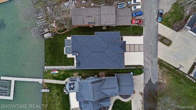 13281 Haddon Street, Fenton Charter Township, MI 48430