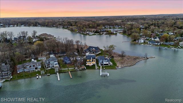 13281 Haddon Street, Fenton Charter Township, MI 48430