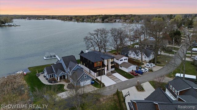 13281 Haddon Street, Fenton Charter Township, MI 48430