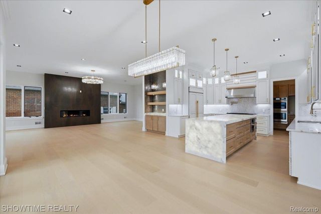 13281 Haddon Street, Fenton Charter Township, MI 48430
