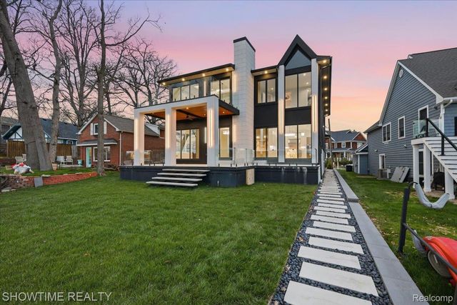 13281 Haddon Street, Fenton Charter Township, MI 48430