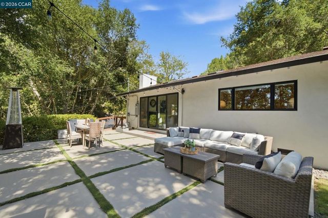 9 Easton Ct, Orinda, CA 94563