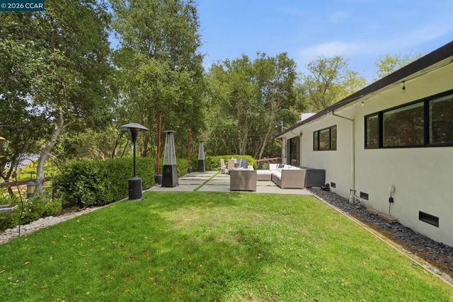 9 Easton Ct, Orinda, CA 94563