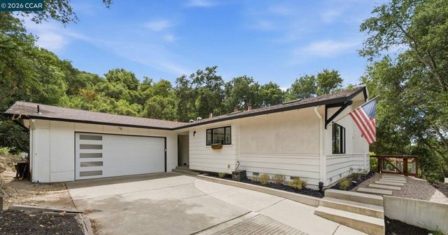 9 Easton Ct, Orinda, CA 94563