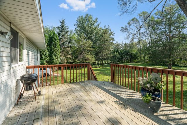 235 Quehl Avenue N, Lakeland, MN 55043