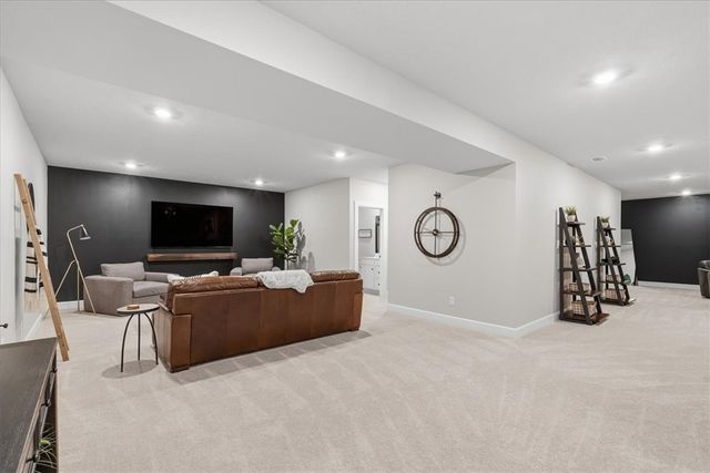102 Curtis Dr, Pine Twp, PA 15090