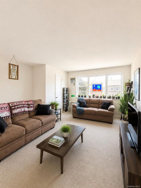 6823 150 Street B, Flushing, NY 11367 — exterior