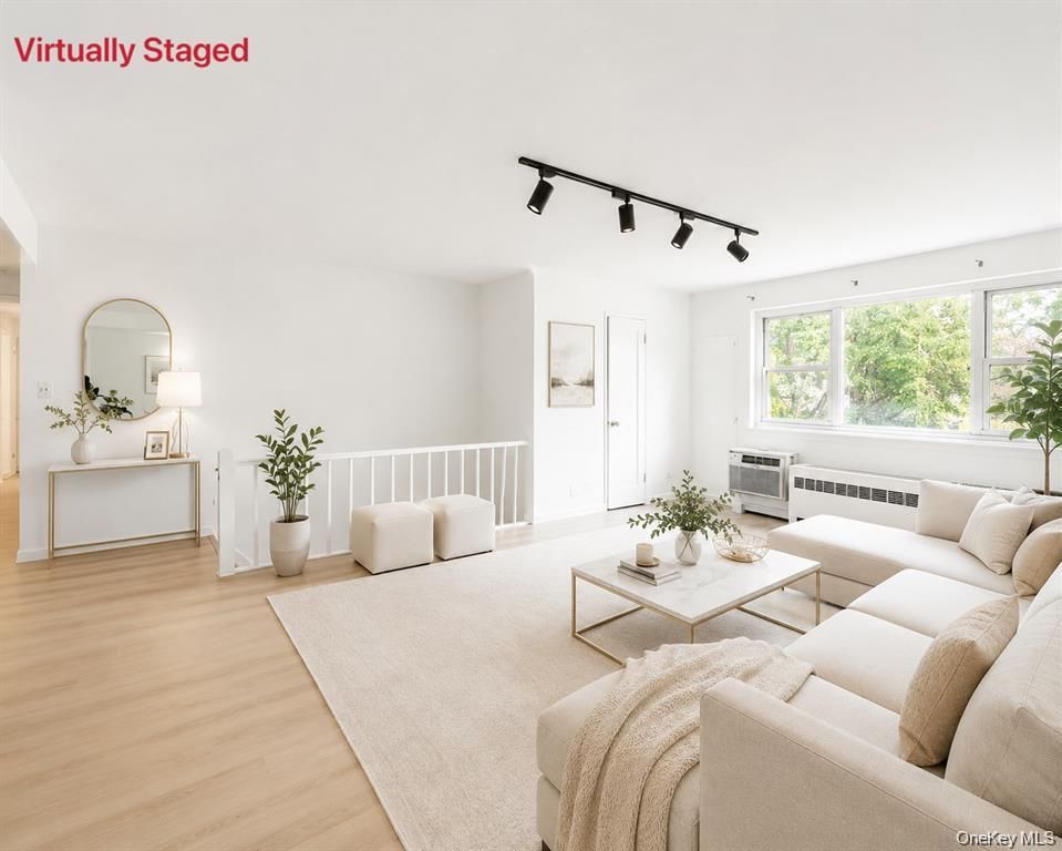 6823 150 Street B, Flushing, NY 11367 — photo 2