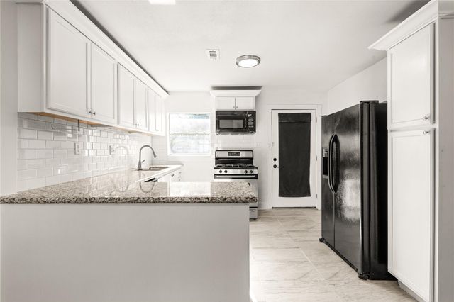 2226 Rainbow Drive, Houston, TX 77023