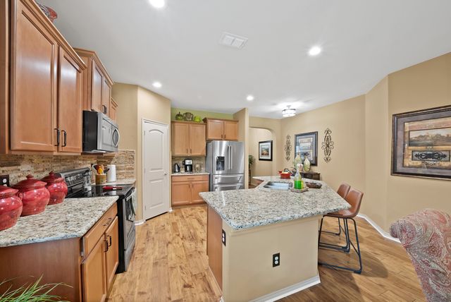 7064 Seton Hall Drive, Fort Worth, TX 76120