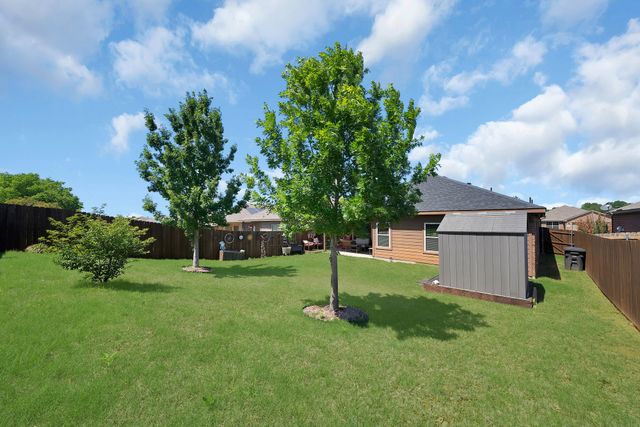 7064 Seton Hall Drive, Fort Worth, TX 76120