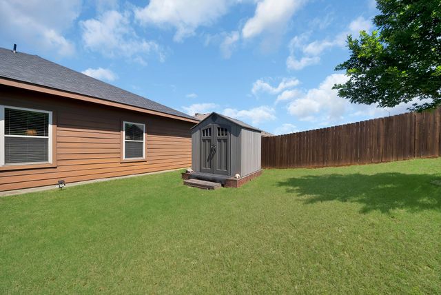 7064 Seton Hall Drive, Fort Worth, TX 76120