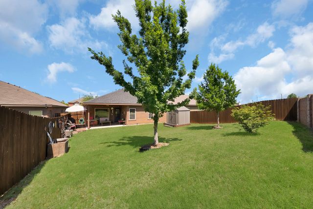 7064 Seton Hall Drive, Fort Worth, TX 76120