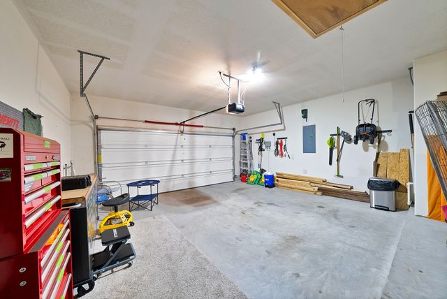 7064 Seton Hall Drive, Fort Worth, TX 76120