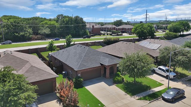 7064 Seton Hall Drive, Fort Worth, TX 76120