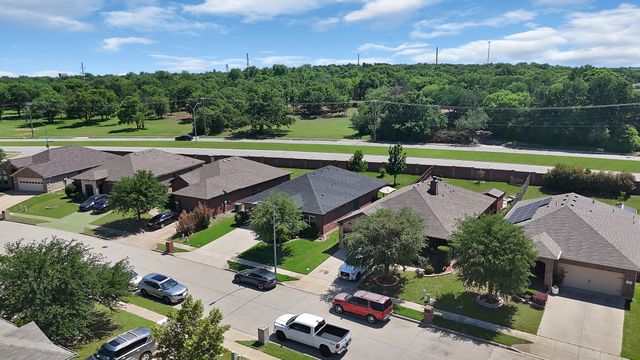 7064 Seton Hall Drive, Fort Worth, TX 76120