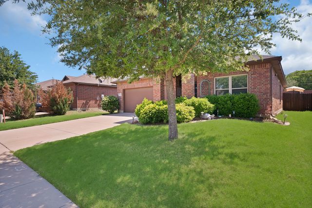 7064 Seton Hall Drive, Fort Worth, TX 76120