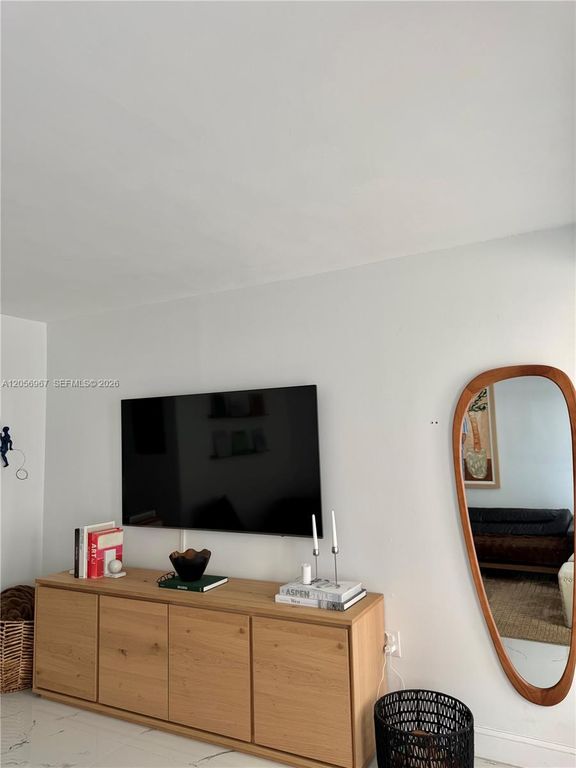Image 12 of property listing at 3607 SW 17th St 3607, Miami, FL 33145