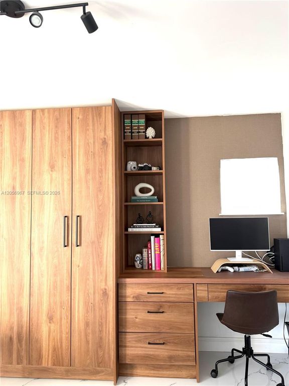 Image 13 of property listing at 3607 SW 17th St 3607, Miami, FL 33145
