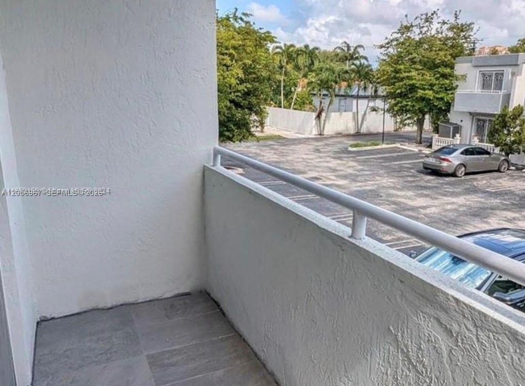 Image 18 of property listing at 3607 SW 17th St 3607, Miami, FL 33145