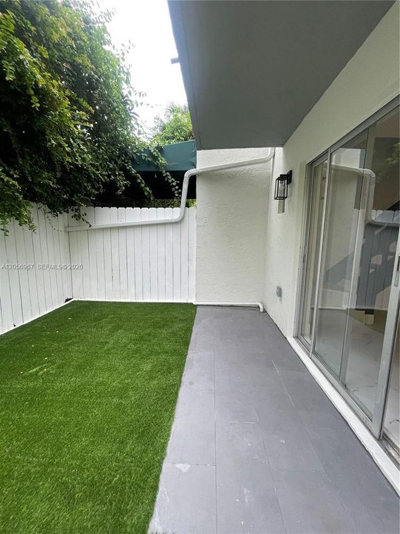 Image 20 of property listing at 3607 SW 17th St 3607, Miami, FL 33145