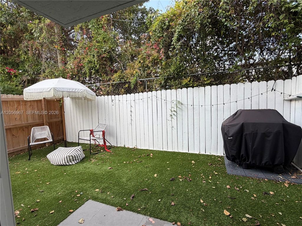 Image 21 of property listing at 3607 SW 17th St 3607, Miami, FL 33145