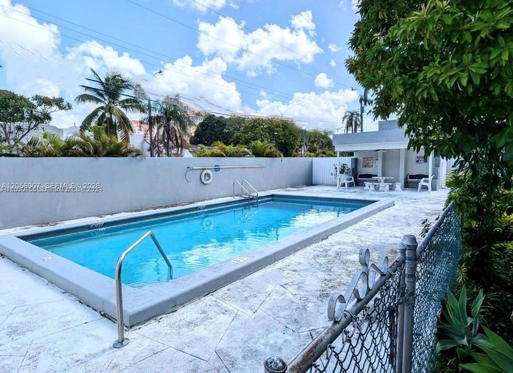 Image 24 of property listing at 3607 SW 17th St 3607, Miami, FL 33145