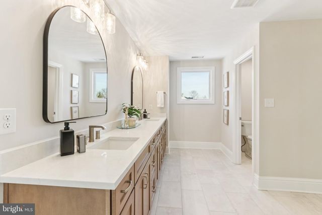 100 COOKE WAY, Harleysville, PA 19438