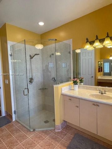 10620 NW 56th Ct, Coral Springs, FL 33076