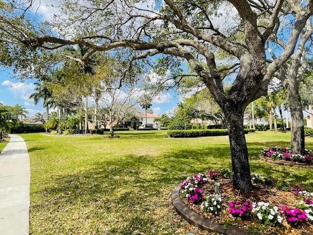 10620 NW 56th Ct, Coral Springs, FL 33076