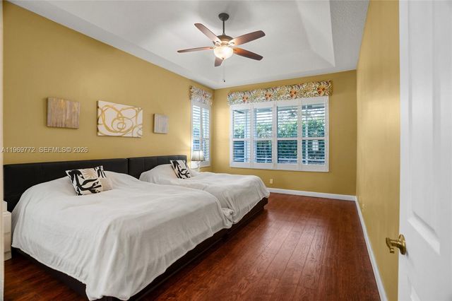 10620 NW 56th Ct, Coral Springs, FL 33076