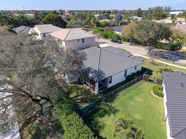 10620 NW 56th Ct, Coral Springs, FL 33076