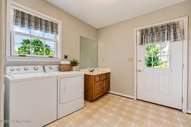 659 Rolling Trail, Taylorsville, KY 40071