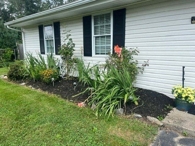52 Smoke Rise Cir, Swansea, MA 02777