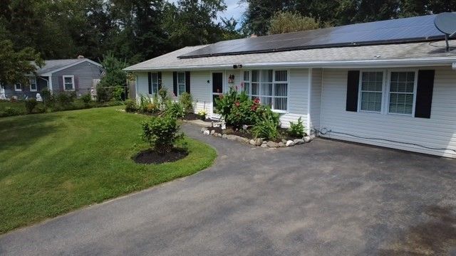 52 Smoke Rise Cir, Swansea, MA 02777