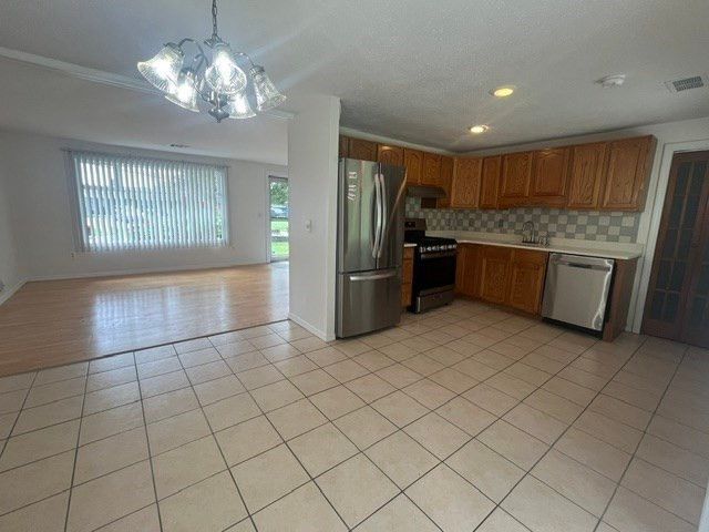 52 Smoke Rise Cir, Swansea, MA 02777