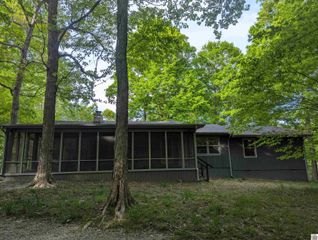 1557 Indian Hills Trl # 17, Eddyville, KY 42038