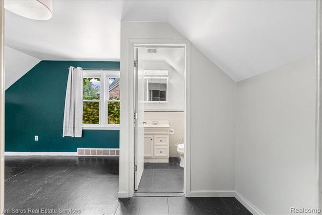 23240 Forest Street, Oak Park, MI 48237