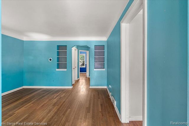 23240 Forest Street, Oak Park, MI 48237
