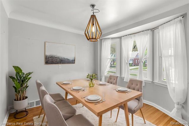 23240 Forest Street, Oak Park, MI 48237