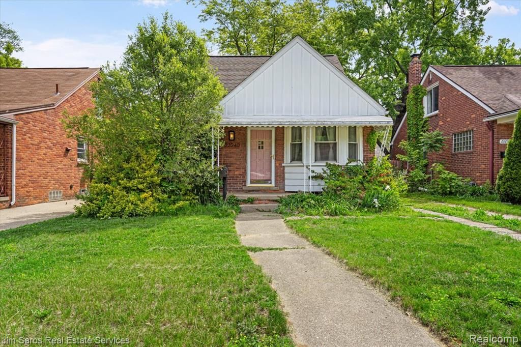 23240 Forest Street, Oak Park, MI 48237
