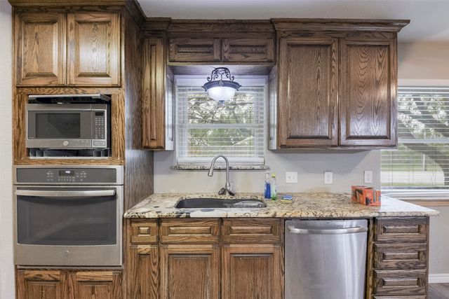 101 Vanderbilt Lane, Waxahachie, TX 75165