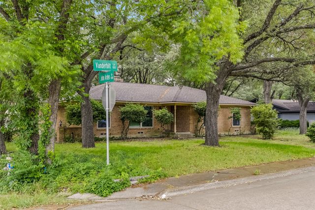 101 Vanderbilt Lane, Waxahachie, TX 75165