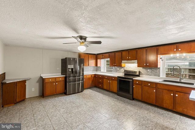 367 BRIDGE VALLEY RD, Pequea, PA 17565