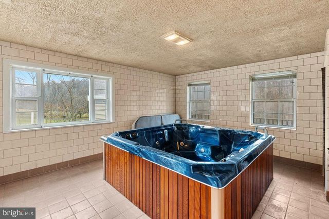 367 BRIDGE VALLEY RD, Pequea, PA 17565