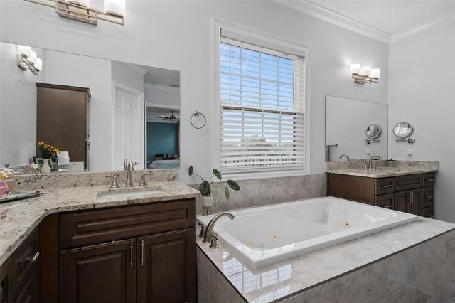 9057 BALMORAL MEWS SQUARE, Windermere, FL 34786