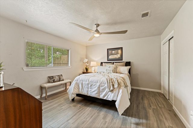 12118 Quail Hollow Lane, Pinehurst, TX 77362